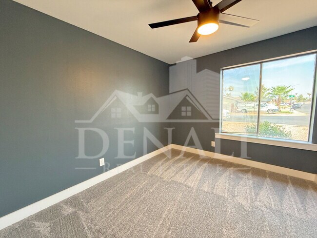 Building Photo - 2601 E Hopi Ave