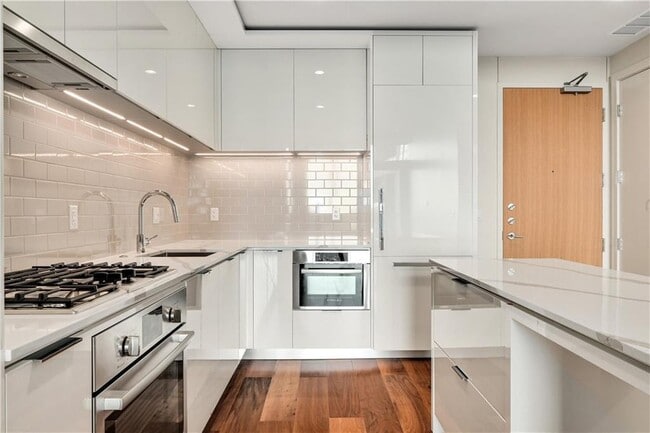 Building Photo - 44 East Ave