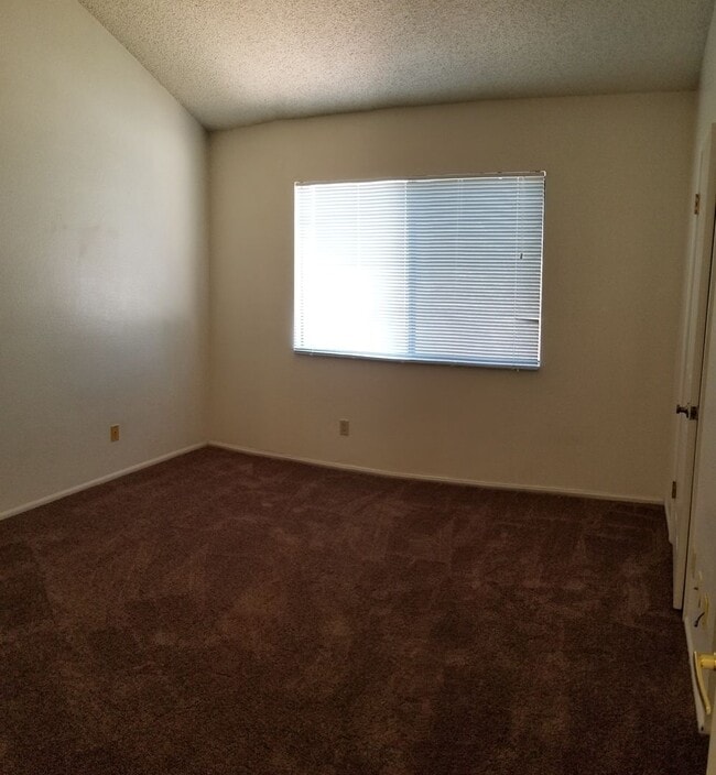 Building Photo - EXCELLENT TEMPE UNIT TOWNHOME AVAILABLE!!!