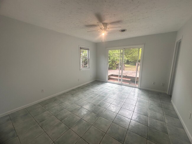 Building Photo - 6519 Spicewood St