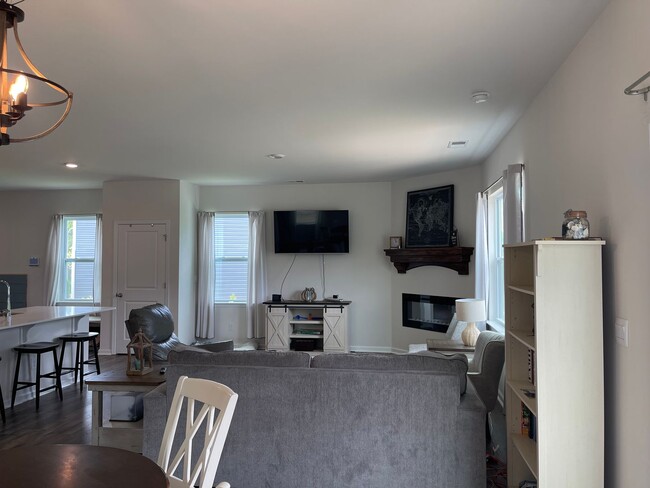 Building Photo - New Construction 4BR 2.5BA | The Falls at ...