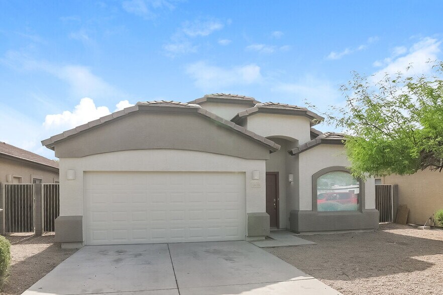 Primary Photo - 6034 N 68th Dr