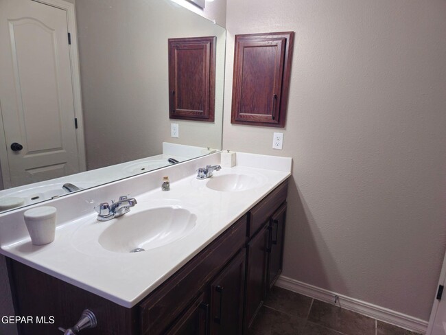 Building Photo - 14660 Spanish Point Dr