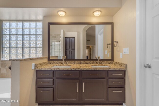 Building Photo - 1823 W Remington Dr