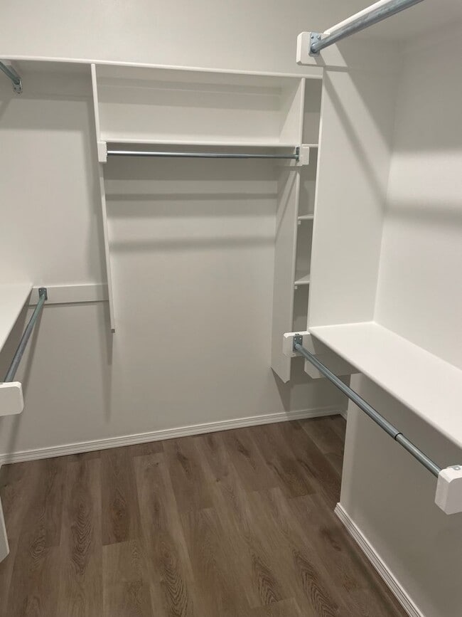 Building Photo - 409 Genesis Dr