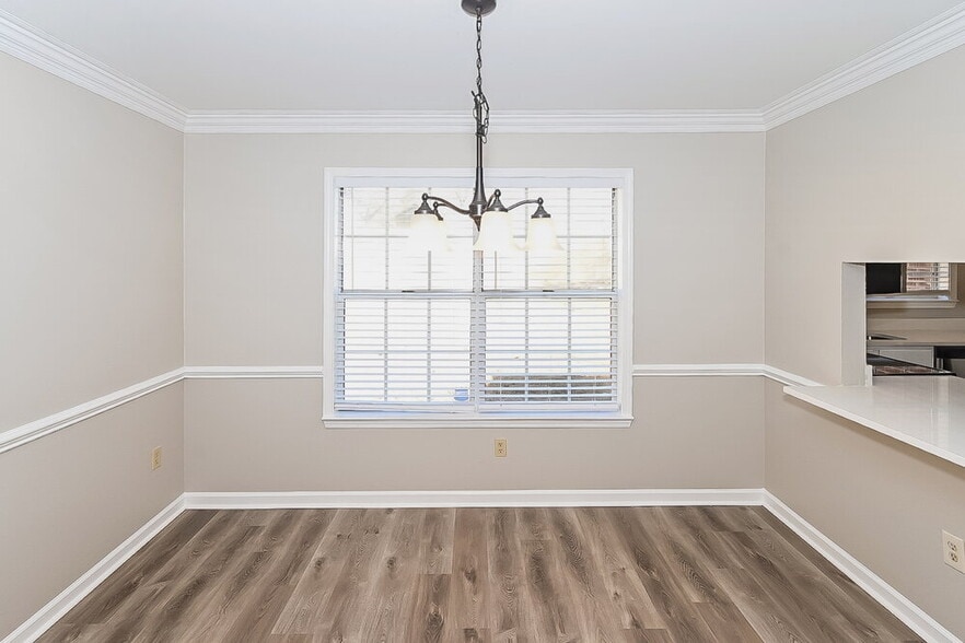 Building Photo - 5404 Pear Dr