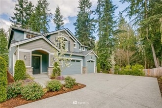 Building Photo - Beautiful 5 Bedroom 4 Bathroom Home in Lake Forest Park!