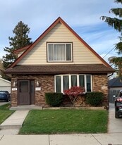 Building Photo - 7112 W Saint Paul Ave