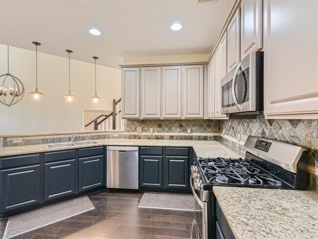 Building Photo - 2210 Onion Creek Pkwy