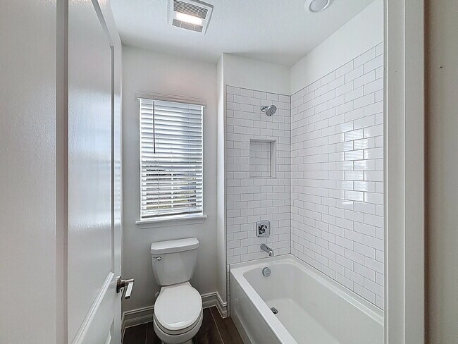 Building Photo - 11807 71st Ave E