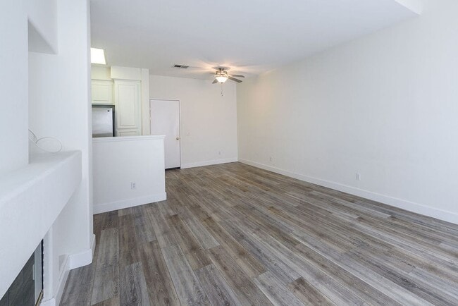 Building Photo - Quiet Carmel Valley Condo For Rent!