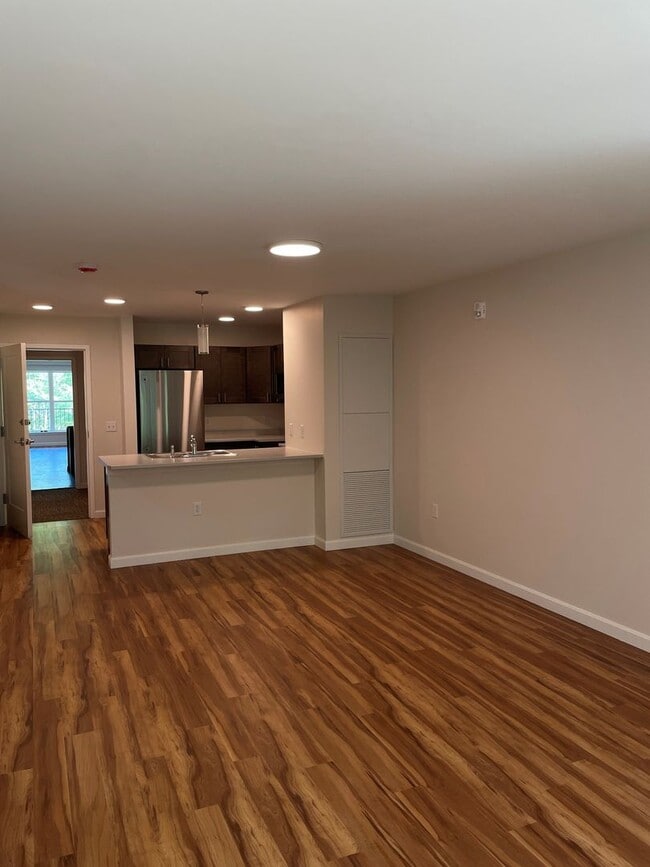 Building Photo - Village at Autumn Pond II:  One Bedroom pl...