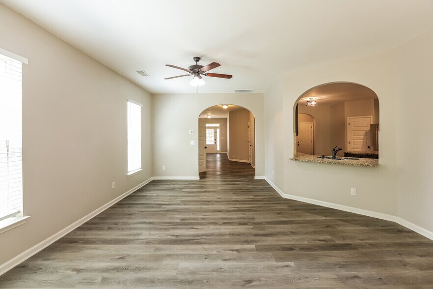 Building Photo - 4274 Sir Dixon Dr