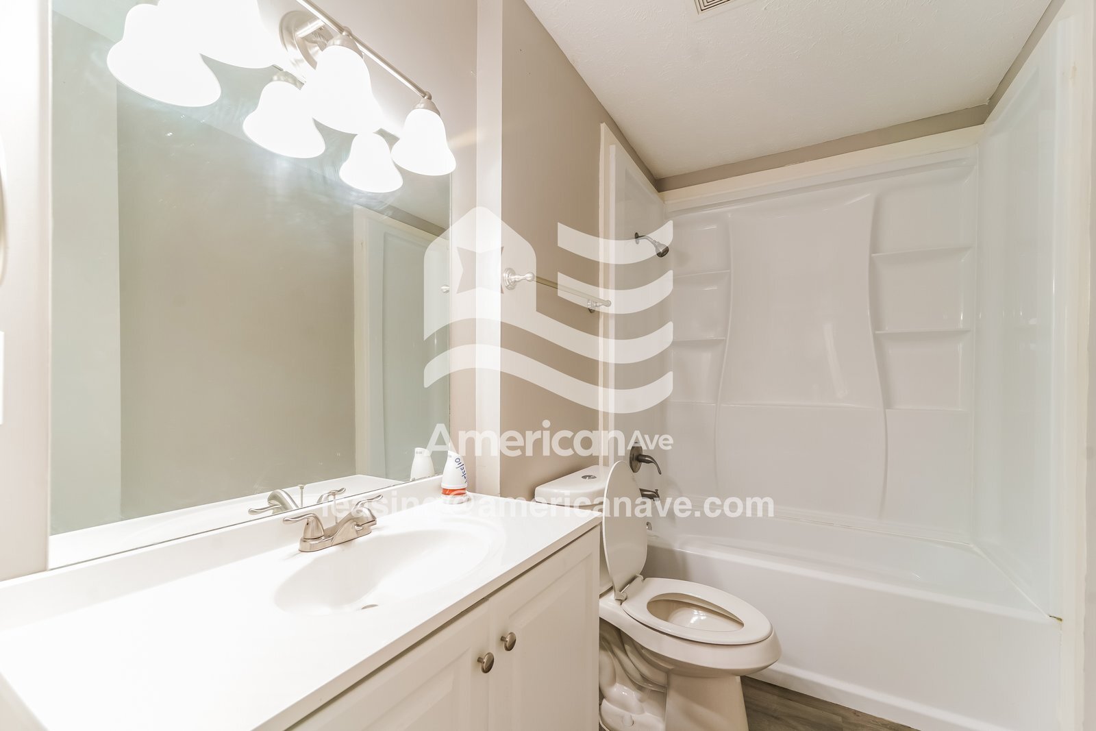 Building Photo - 814 Harvey St