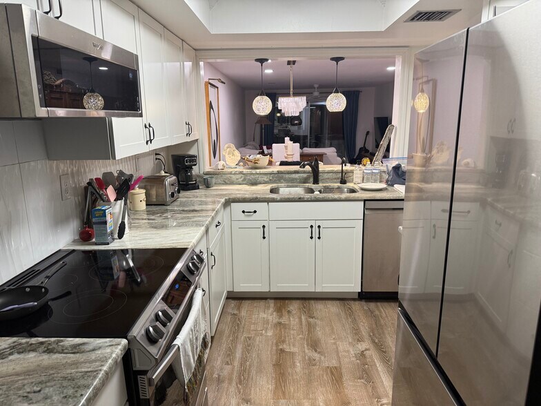 Building Photo - 90 S Highland Ave