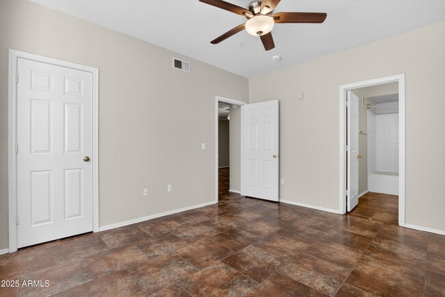 Building Photo - 5401 E Van Buren St