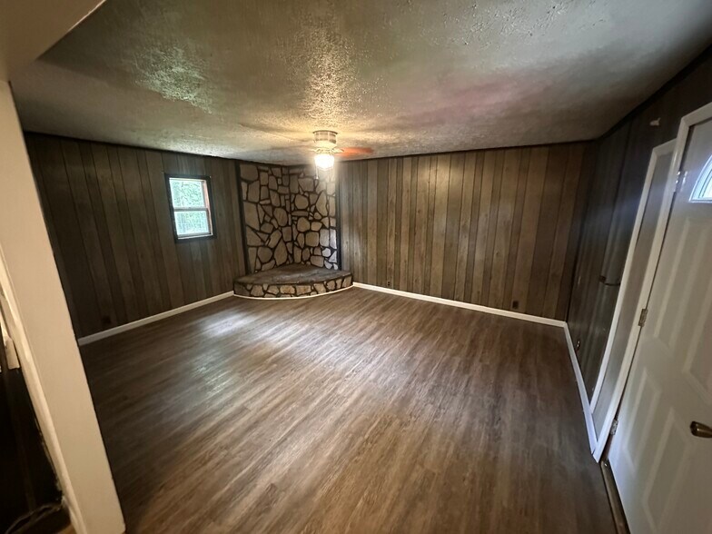 Building Photo - 116 Anita Ln