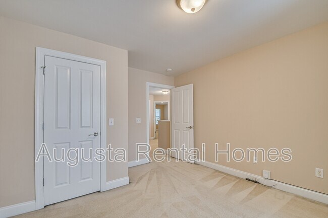 Building Photo - 200 Kline St NW