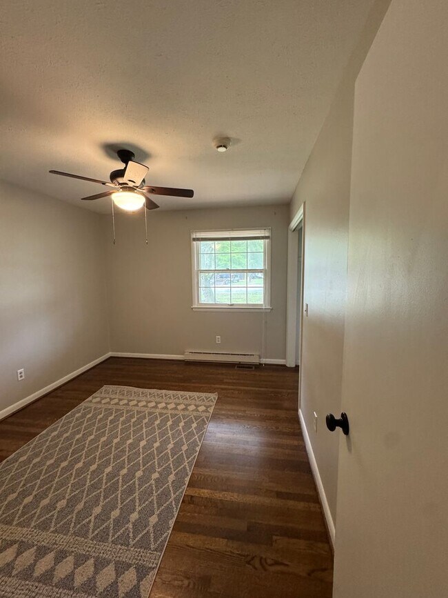 Building Photo - Spacious 3 Bedroom Home with Office, Pool, & Lawn Care Included – Hudson, NC