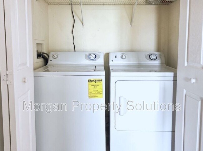 Building Photo - 5463 Vineland Rd