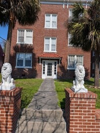 Building Photo - Stunning Riverside appt now available