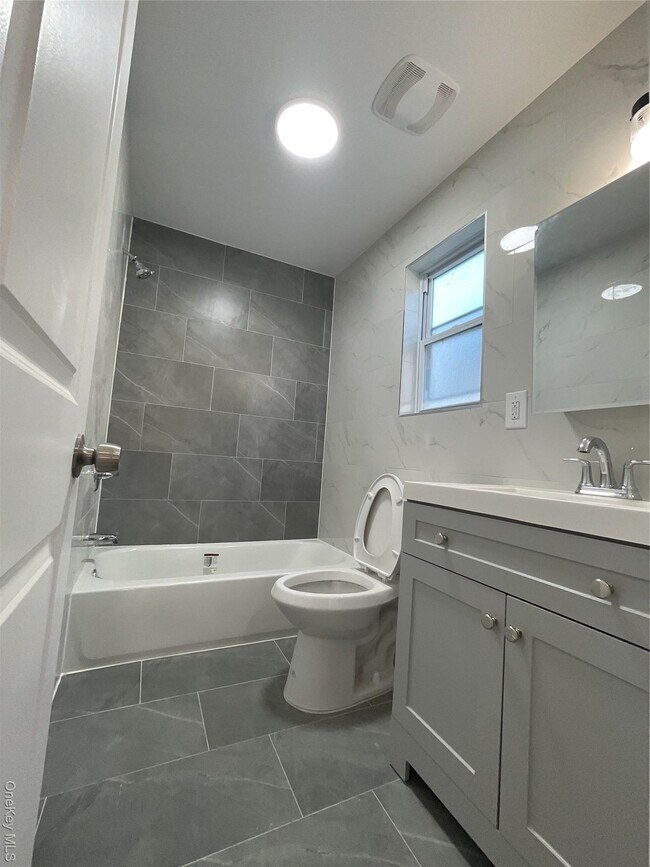 Building Photo - 46 S 12th Ave