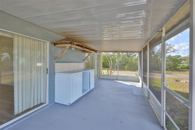 Building Photo - 219 Island Water Way