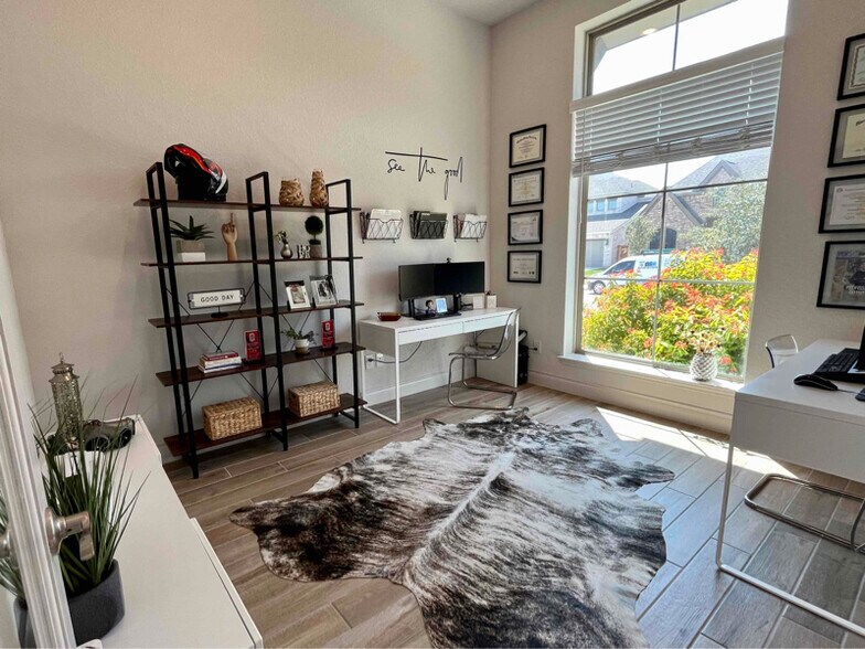 Building Photo - 2126 Thayer Cv