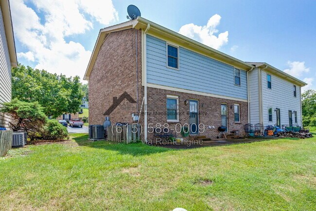 Building Photo - 717 Fox Ridge Dr