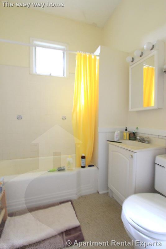 Building Photo - 8 A Forest St