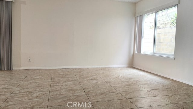 Building Photo - 2821 Greenleaf Dr