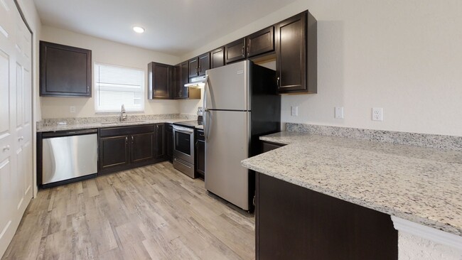 Building Photo - Beautiful 2Bed/2Bath Apartment home for le...