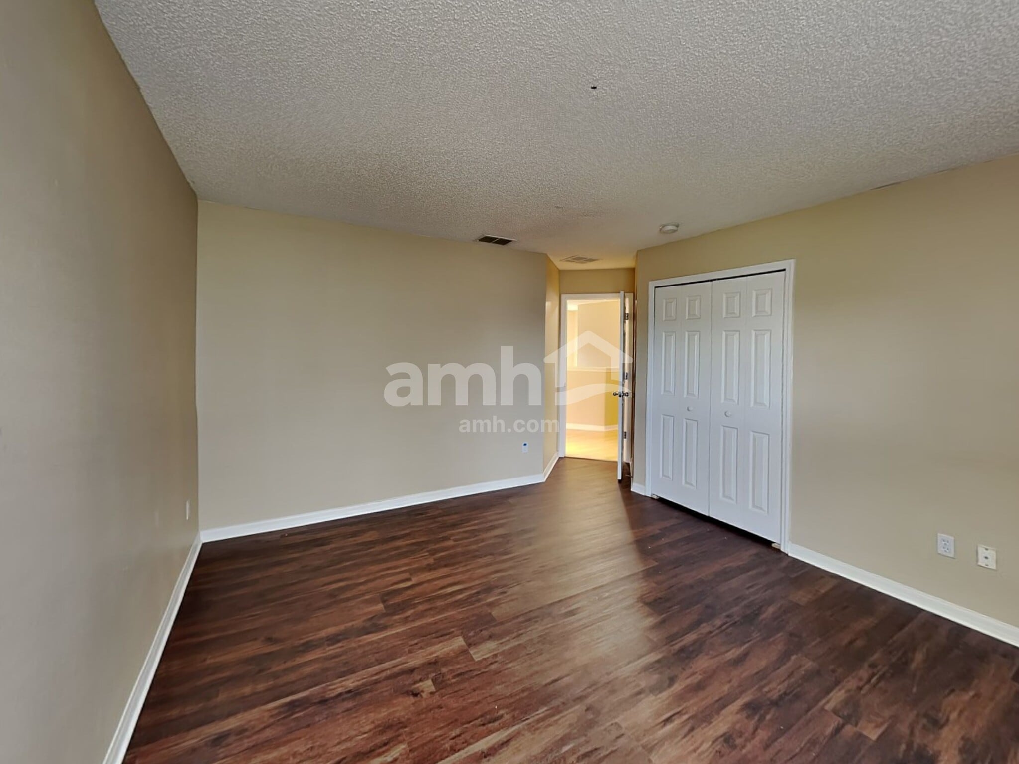 Building Photo - 8857 Palisades Beach Ave