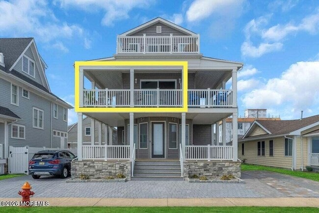 Building Photo - 903A Ocean Ave N