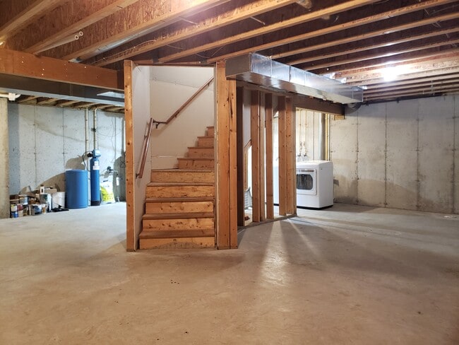 Building Photo - 3718 Stonebridge Dr