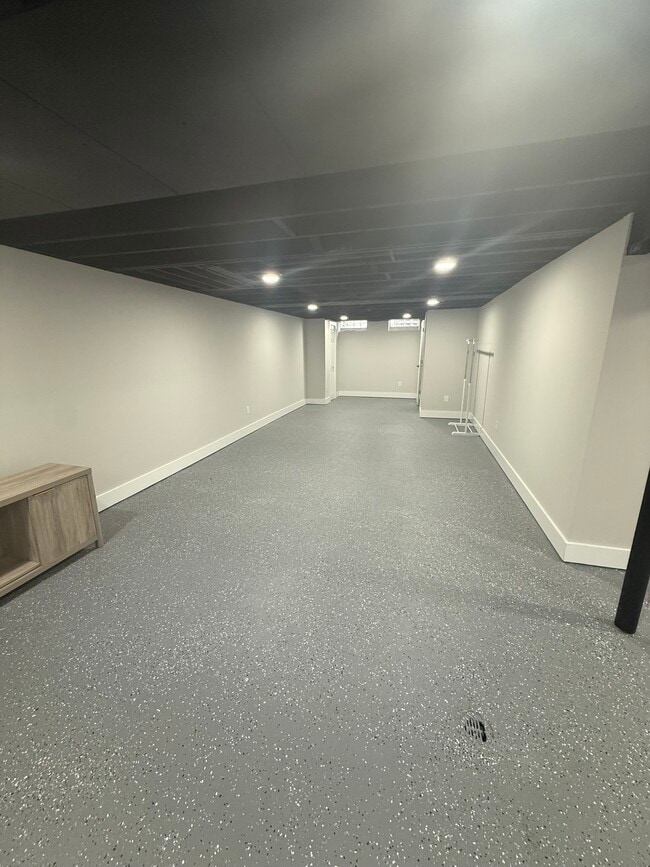 Building Photo - 32547 Birkshire St