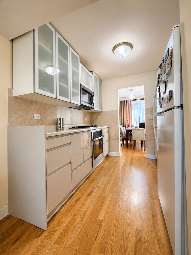 Building Photo - 495 S Crow Trail