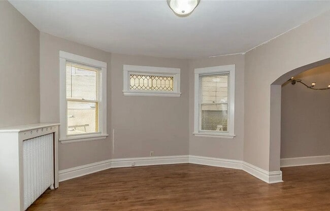 Building Photo - 625 N 16th Ave E