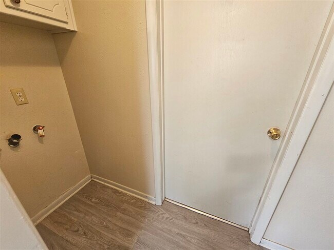 Building Photo - 1611 NW Black Mesa Dr