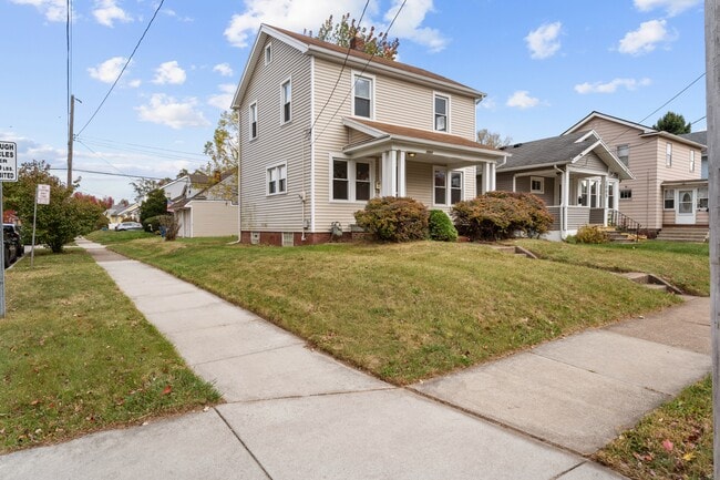 Primary Photo - 1001 Woodsdale Ave