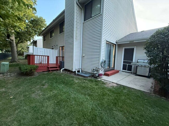 Building Photo - 1410 Whispering Springs Cir