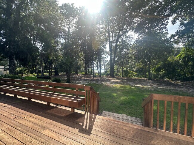 Building Photo - Amazing Four Bedroom Home Located Close to Alljoy Beach with Community Dock Access in Bluffton!