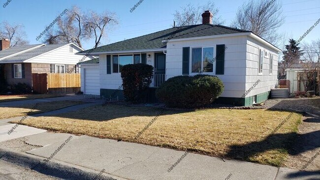 Building Photo - Old Southwest Reno home 3 Bed 2 Bath 1 car...