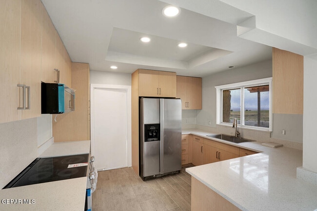 Building Photo - 1005 Singing Hills Dr