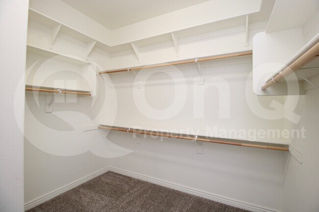 Building Photo - 4247 E Comstock Dr