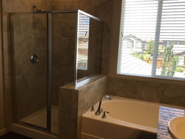 Building Photo - 6735 Russian Thistle Drive