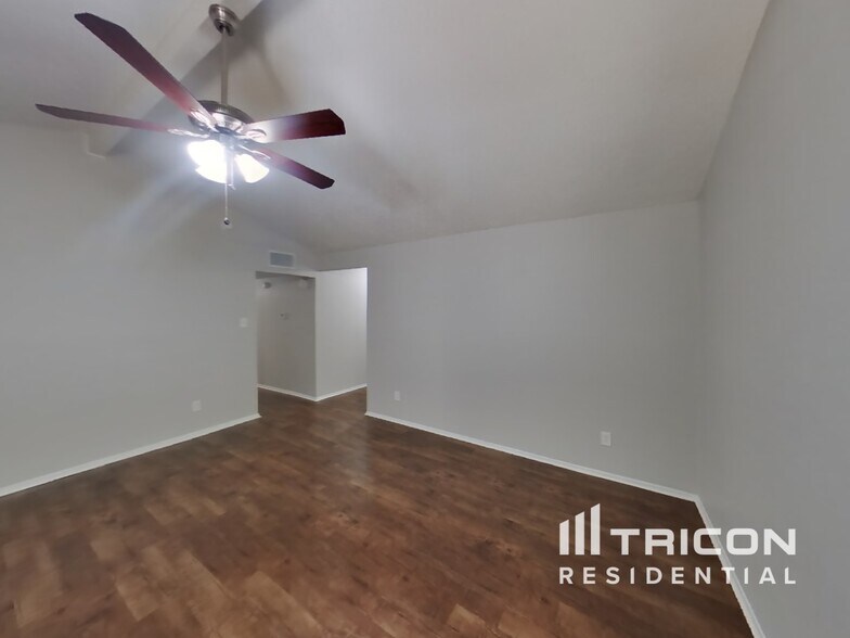 Building Photo - 717 Marlow Pl