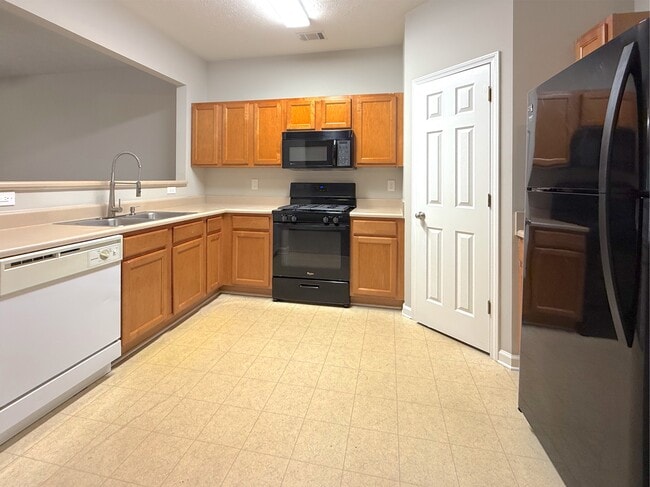 Building Photo - 3845 Grovemont Pl