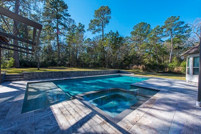 Building Photo - 7 Yellowstar Ct