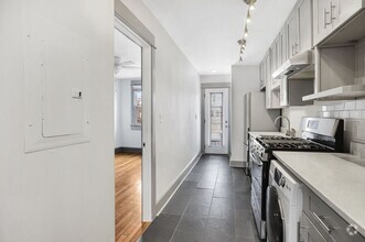 Building Photo - Chic 1 Bedroom Abode Just Off of H Street!...